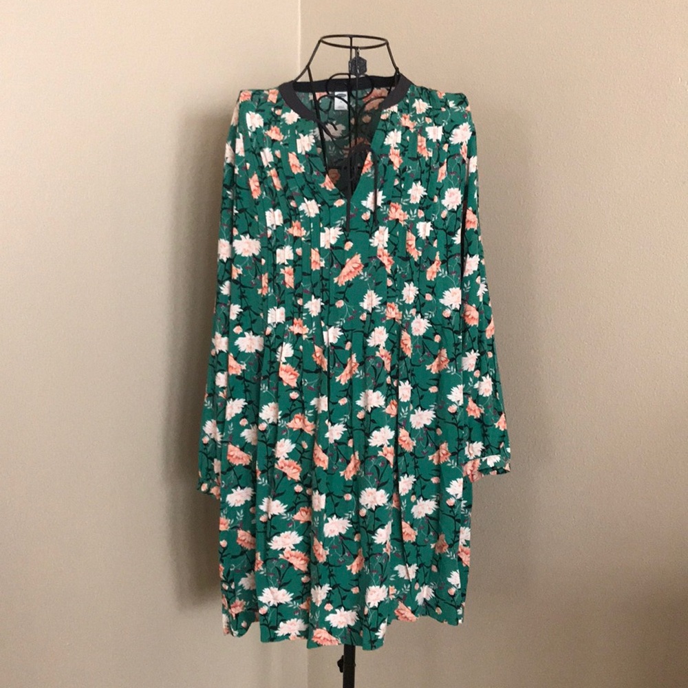NWOT Old  Navy Floral Shift Dress